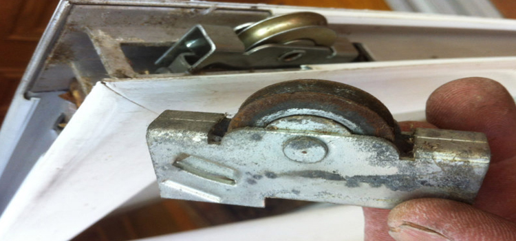 screen door roller repair in Signal Hill
